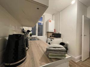 Comfortable 2 Bedroom On Tower Bridge