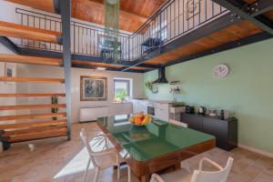 Porta Gemina History Lodge