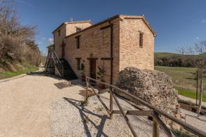 Porta Gemina History Lodge