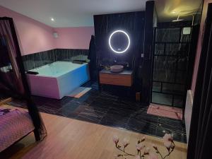 Maisons d'hotes La suite d'Elise avec jaccuzi : photos des chambres
