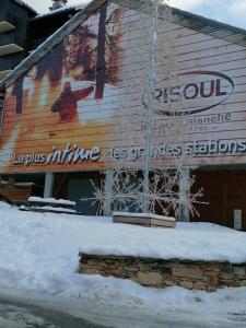 Appartements RISOUL 1850 Appartement T2 confortable skis aux pieds a 300 m centre : photos des chambres