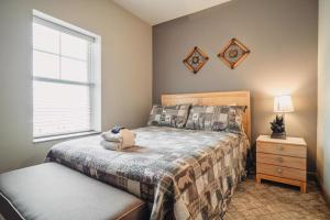 MVC - Unit 2701 - Sweet Bear