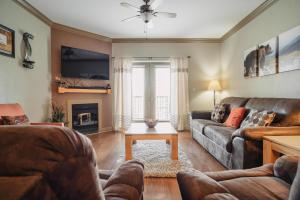 MVC - Unit 2701 - Sweet Bear