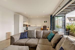 2 Challacombe - Luxury Apartment at Byron Woolacombe, only 4 minute walk to Woolacombe Beach!