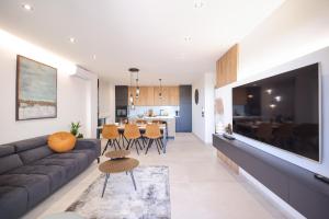 Leonardo Luxury Residence 2 Penthouse with jacuzzi