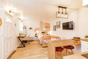 Appartements Charming bright and very quiet studio : photos des chambres