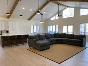 Waterfront w Private Dock, Luxurious & Cozy, Deerfield Resort - Grantsboro