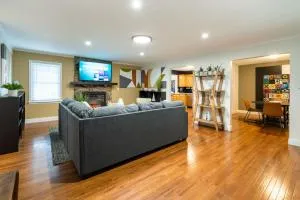 Decked Out 3BR Near Atlanta National Golf Club - Mountain Ridge