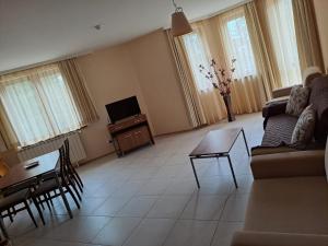 Apartment 322, Villa Park