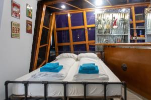 Stay in pub KAMERA KLUB apatment-city center 