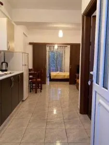 Studio Nikol koutsoupia - Kókkinon Nerón