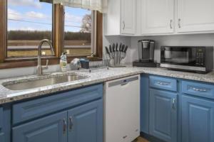 3BR2BA Lakehouse 10 min to town