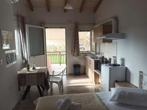 Christos Family Apartments Β