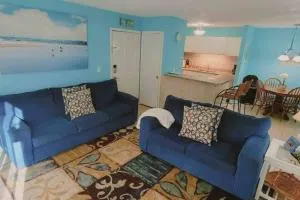 T11 Downstairs King Bed Ocean Walk Resort close to tennis courts and back pool - Saint Simons