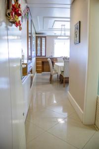 Cobertura na Borges de Medeiros - ( 3 quadras rua coberta )