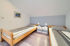 Apartments with parking space Njivice, Krk - 20898