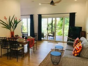 Sky: rainforest and ocean views with jacuzzi - Miallo