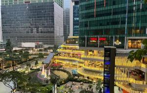 One Uptown Opposite of grandhyatt hotel manila Taguig city