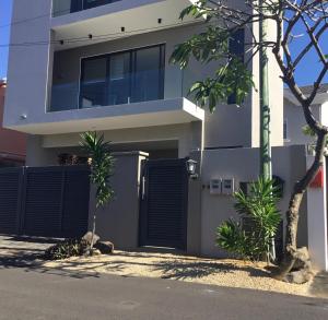 6566 South Beach Apartment