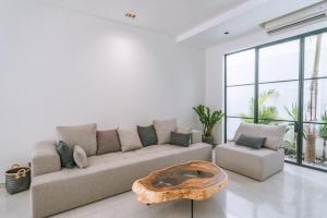 Sundar Villas Estate: Tropical 3BR Villa in Great Location