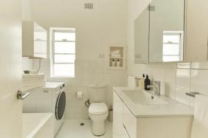 Tamarama Oceanfront Apartment - Best View in Sydney