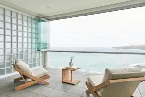 Tamarama Oceanfront Apartment - Best View in Sydney - Bronte