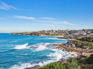 Tamarama Oceanfront Apartment - Best View in Sydney