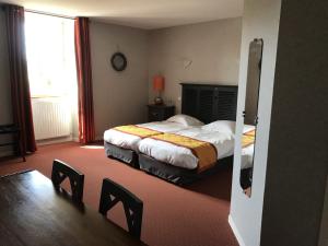 Hotels Logis Auberge de Carolles : photos des chambres