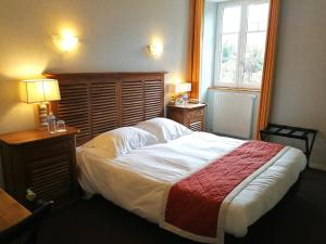 Hotels Logis Auberge de Carolles : photos des chambres