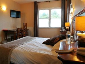 Hotels Logis Auberge de Carolles : photos des chambres