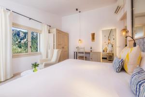 Double Room with Terrace room in Finca Hotel Albellons
