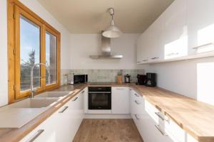 Chalets Le Cerf, chalet cocooning avec piscine et billard : photos des chambres