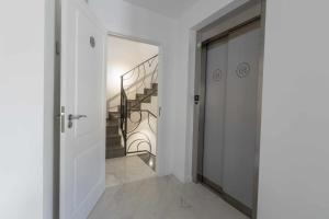 THE CLOCK HOUSE - Luxury Urban Suites