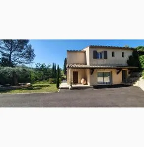 Appartement 2 pièces en rez de jardin de 60m2 - Peymeinade