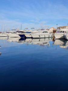 Bateaux-hotels Nuit Insolite sur un Bateau : photos des chambres