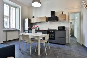 GuestHost - La finestra su Garibaldi