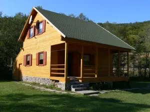 Székelyvarsági kulcsosház - Vărşag