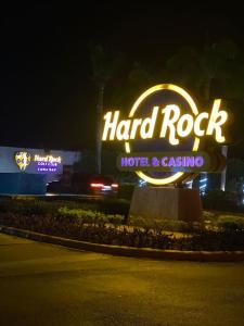 Estancia Nápoles, CANA BAY Hard Rock.