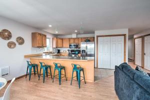 Canal-Front Vacation Rental in Ocean Shores