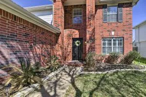 Luxe Home 30 Miles to Houston with Pool and Grill - Cypress