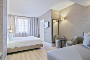 Superior Triple Room room in Acta CITY47