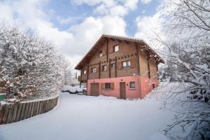 Chalets Les Griottes, veritable chalet de montagne, avec Jacuzzi et Sauna : photos des chambres