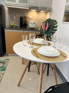 Cozy Studio Viceroy Residences McKinley Hill Bgc