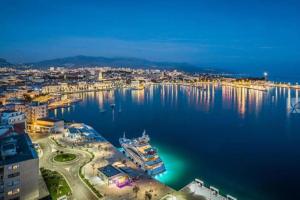 Apartment Romana with a spacious terrace