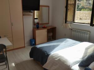 Apartments and Rooms Maritimo