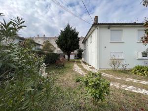 Maisons de vacances Maison independante avec 6 chambres proche du tram A : photos des chambres