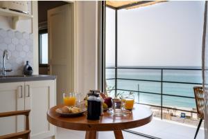 Thea Beachfront Suites in Lourdas beach