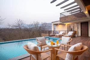 Eden Glade - Khopoli - Mountain-view villa with Private pool, Spacious decks & Indoor activities