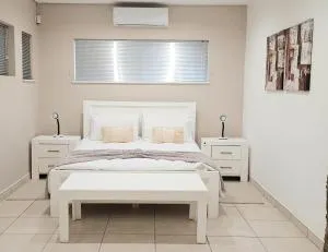 Feather Self Catering Accommodation - Klein Windhoek