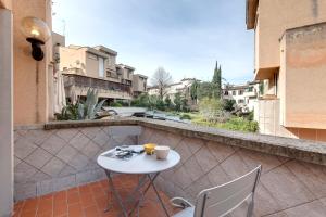 Rachel Apartment by Mamo Florence